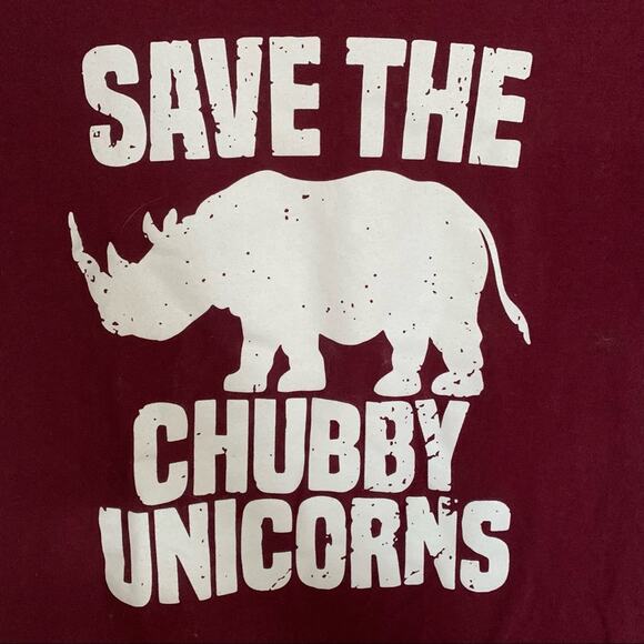 Gildan Burgundy Save The Chubby Unicorns Rhino Graphic Tee Small - Picture 2 of 4